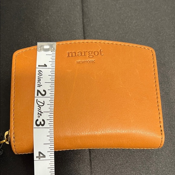 Margot New York |  “Gina” Leather Compact Wallet - Picture 12 of 12